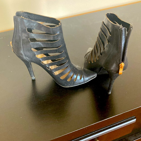 YOKI - Picture 1 of 2